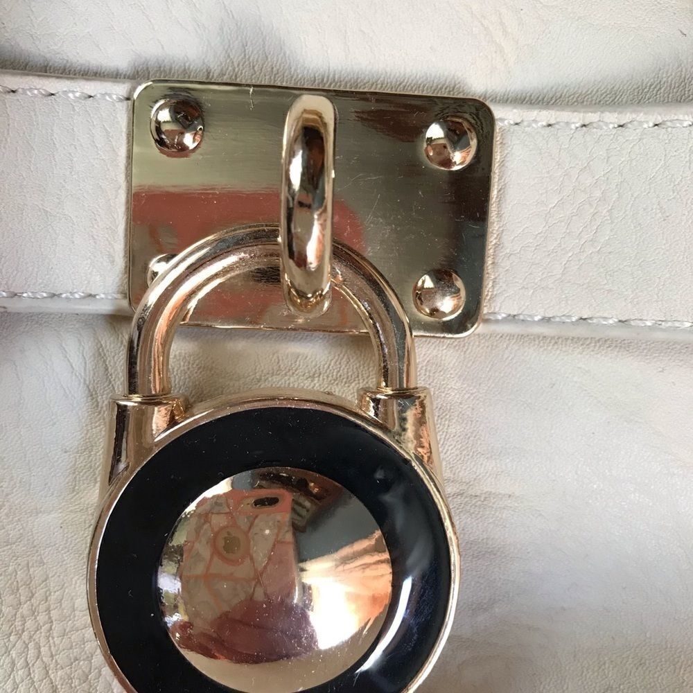 Oversized Handbag - Picture 4 of 16